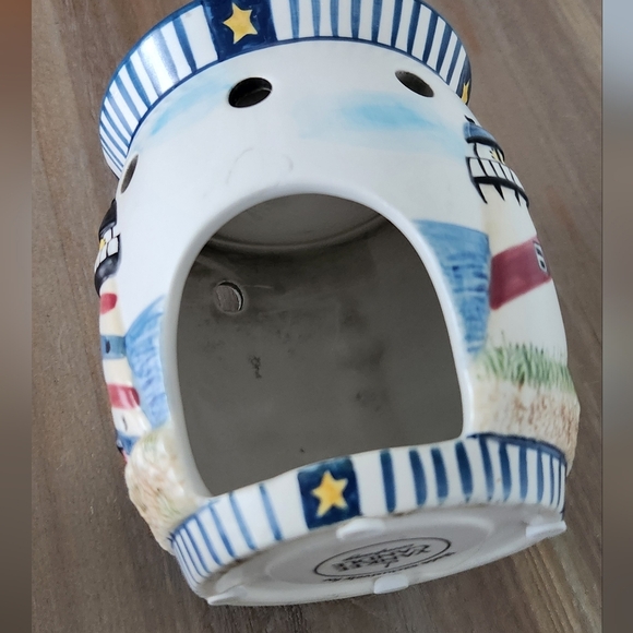 🕯️ Yankee Candle Lighthouse Wax Warmer – Nautical Ceramic, 3D Design - Picture 13 of 15